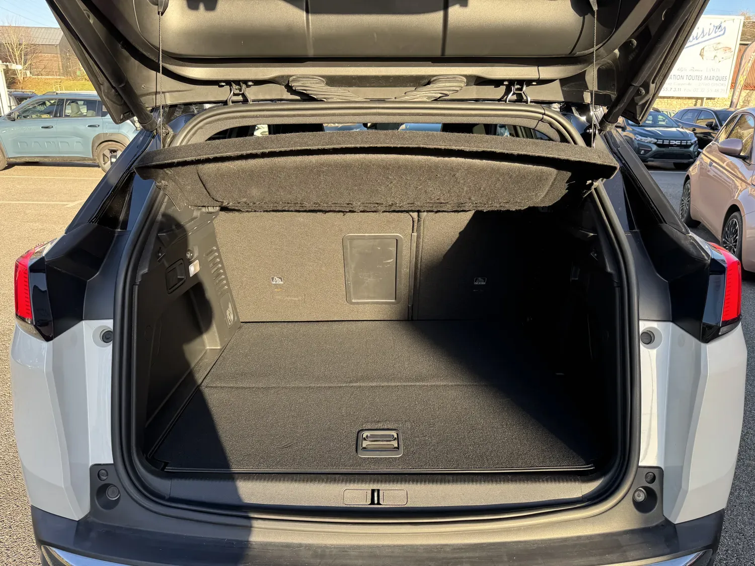 PEUGEOT 3008 1.6 HYBRID4 300 GT E-EAT8