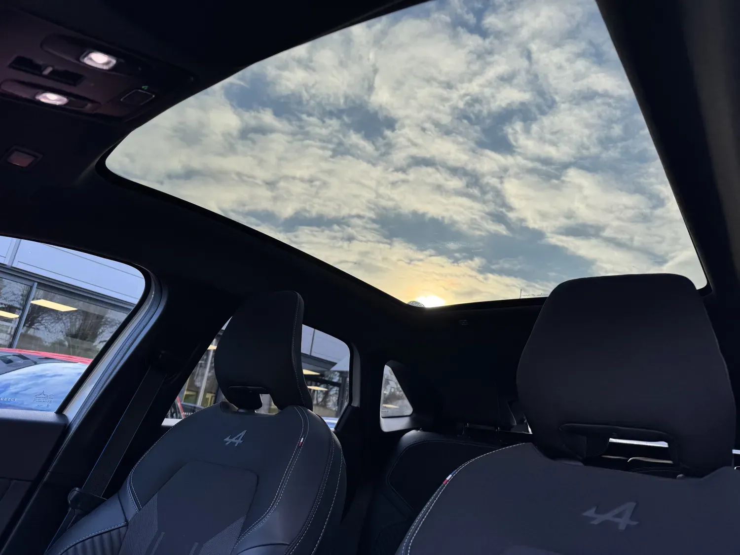 RENAULT SYMBIOZ 1.6 E-TECH FULL HYBRID 145 ESPRIT ALPINE