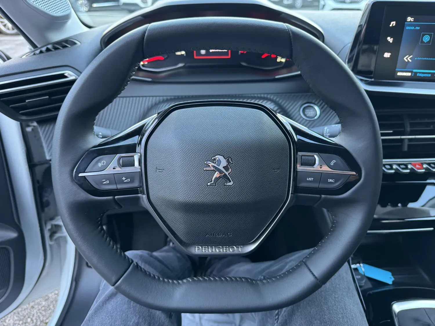 PEUGEOT 208 II 1.2 ESSENCE 100 S&S ALLURE