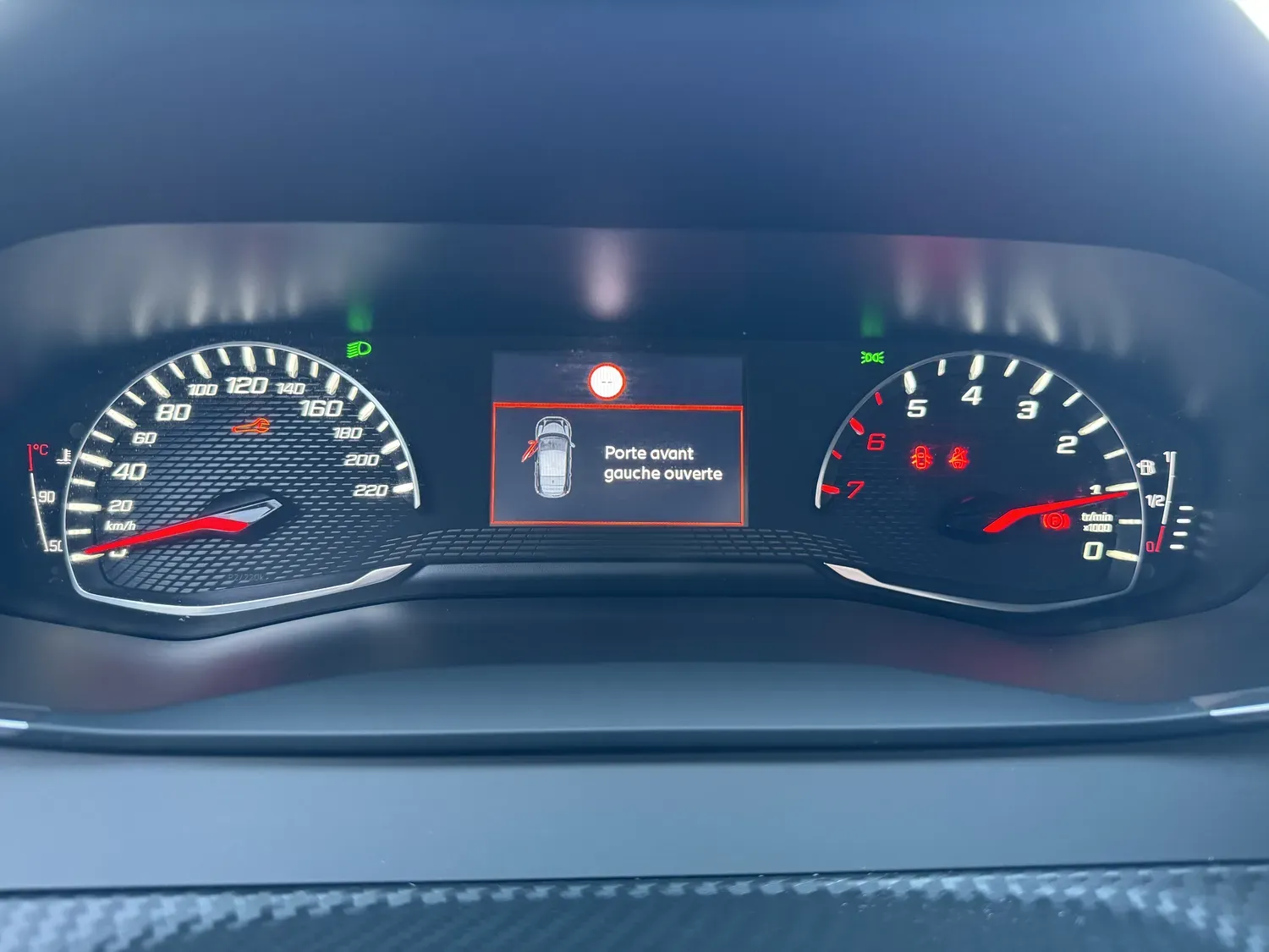 PEUGEOT 208 II 1.2 ESSENCE 100 S&S ALLURE