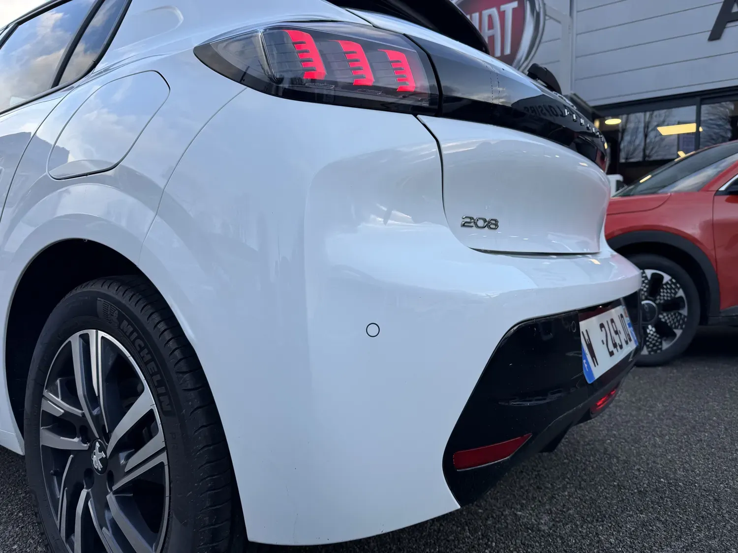 PEUGEOT 208 II 1.2 ESSENCE 100 S&S ALLURE