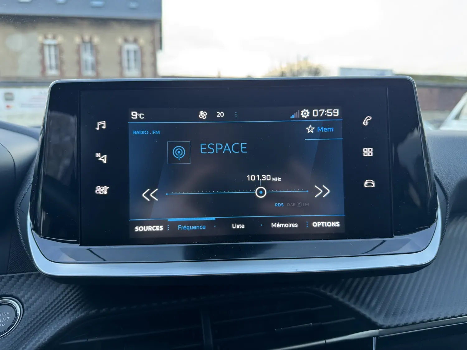 PEUGEOT 208 II 1.2 ESSENCE 100 S&S ALLURE