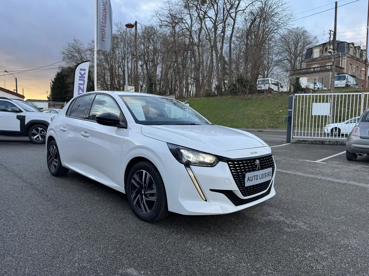 PEUGEOT 208 II 1.2 ESSENCE 100 S&S ALLURE