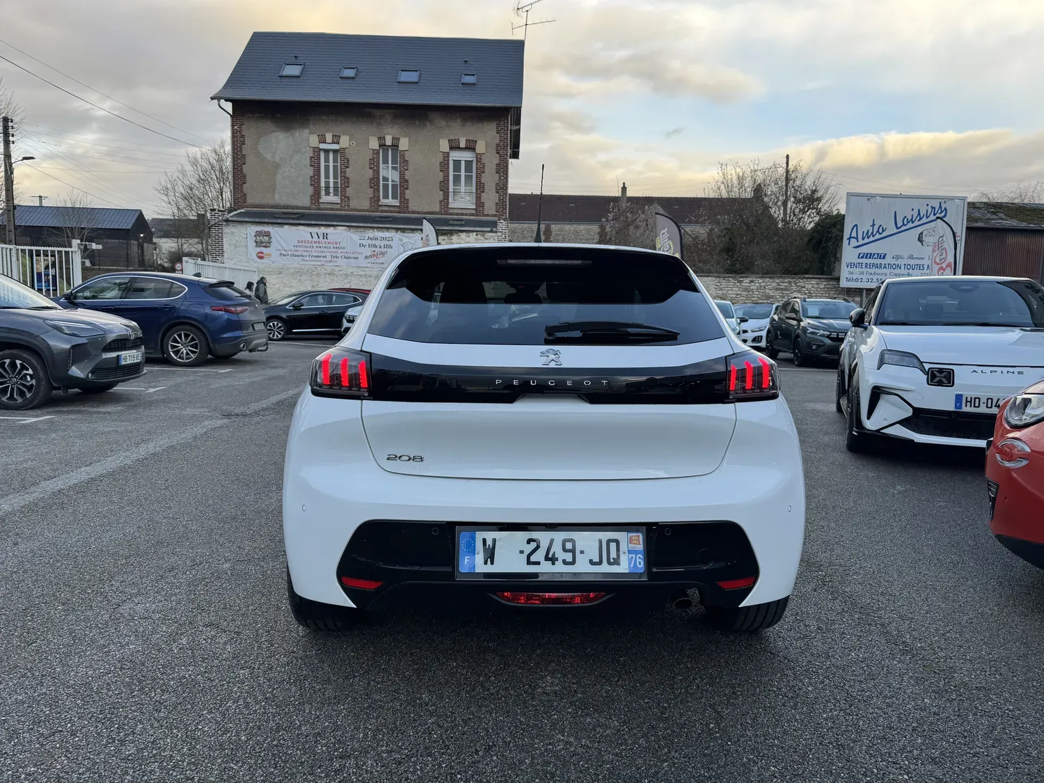 PEUGEOT 208 II 1.2 ESSENCE 100 S&S ALLURE