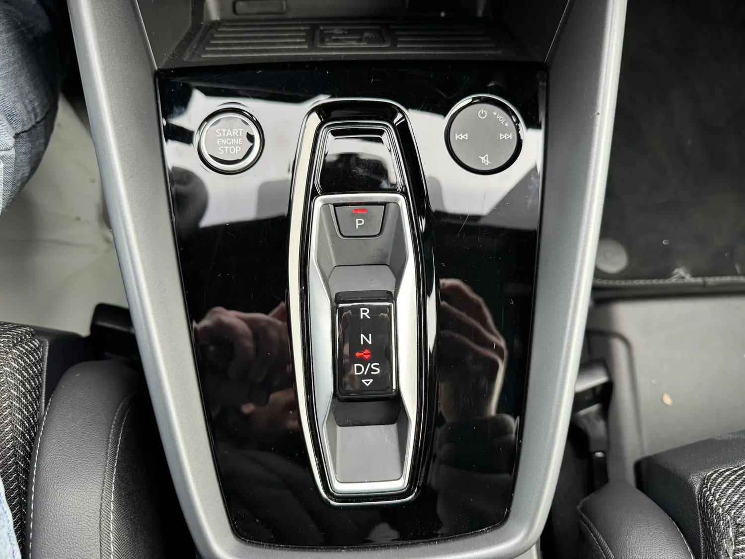 AUDI A3 IV (2) 1.5 30 TFSI MILD HYBRID 116 S LINE S TRONIC 7