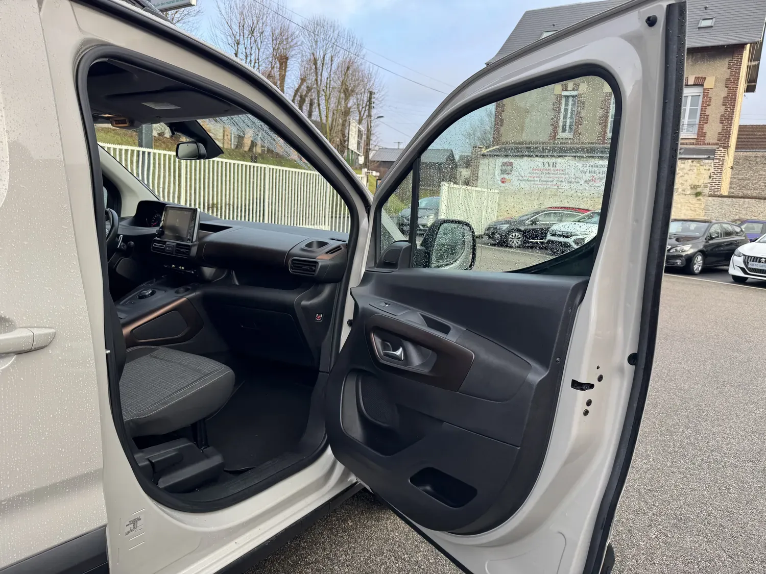 PEUGEOT RIFTER 1.2 130 GT EAT8