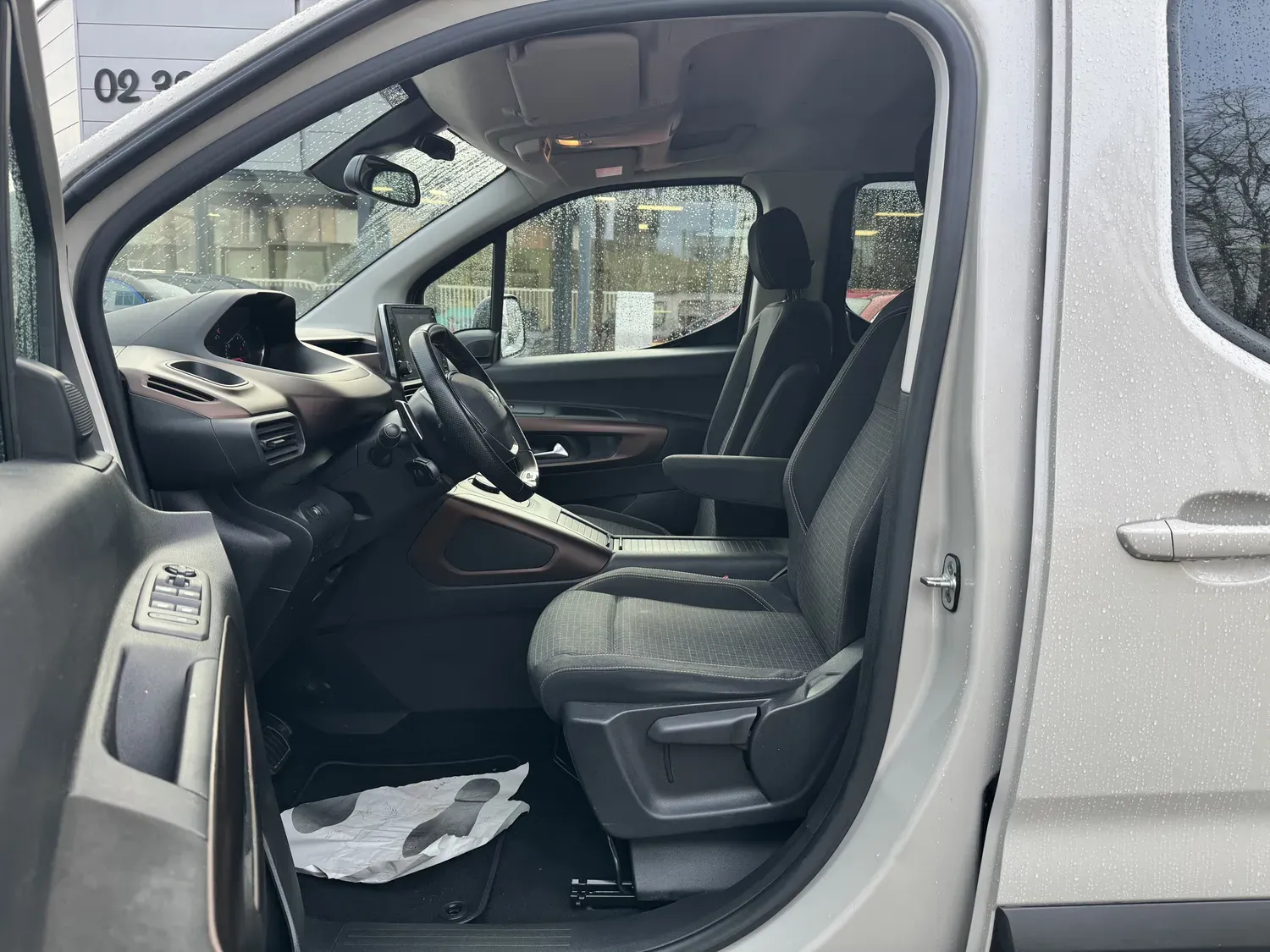 PEUGEOT RIFTER 1.2 130 GT EAT8