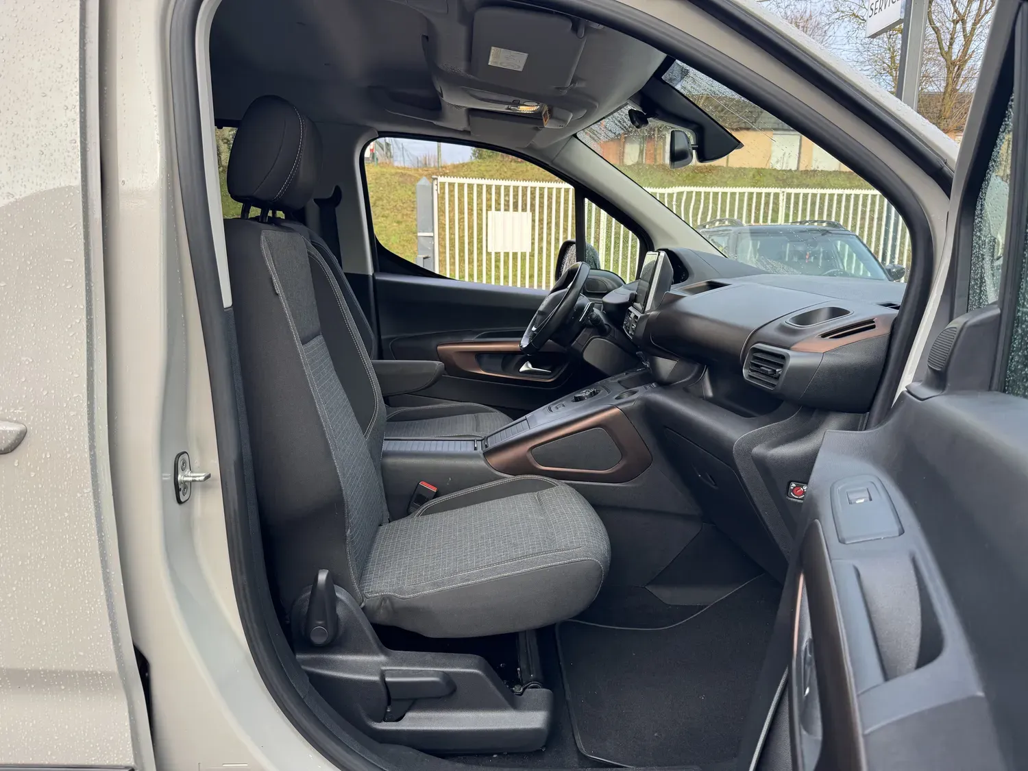 PEUGEOT RIFTER 1.2 130 GT EAT8