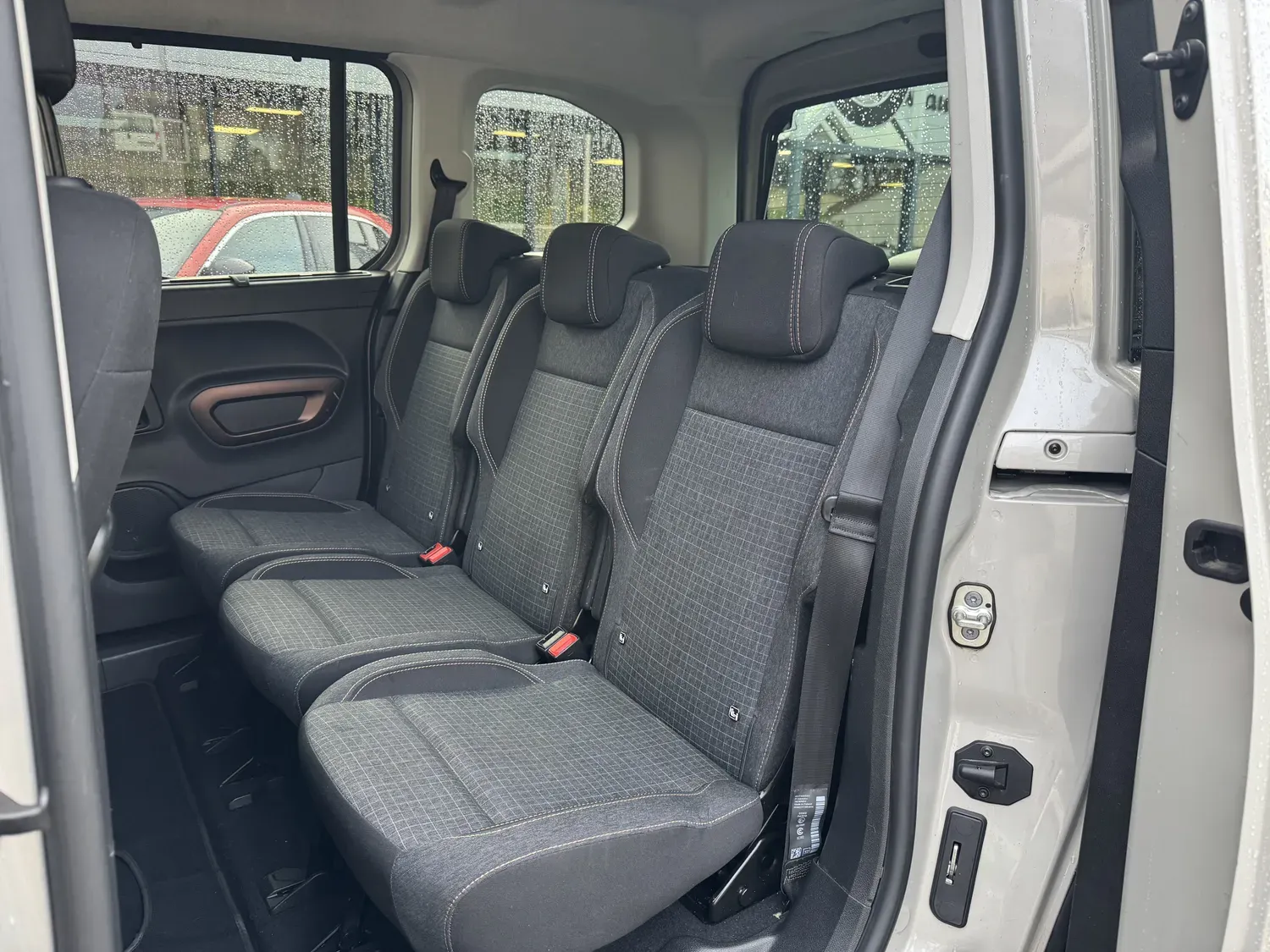 PEUGEOT RIFTER 1.2 130 GT EAT8