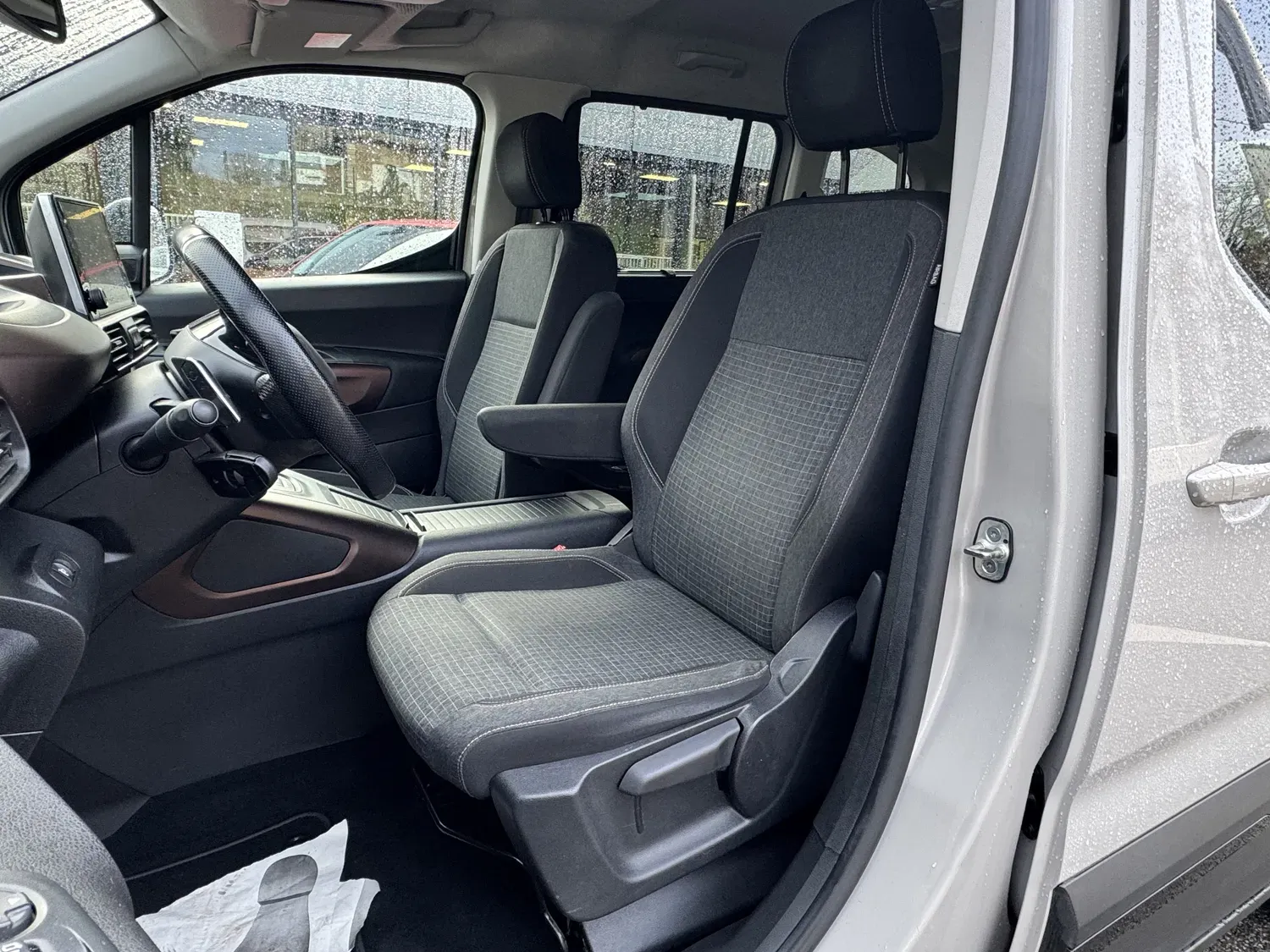 PEUGEOT RIFTER 1.2 130 GT EAT8