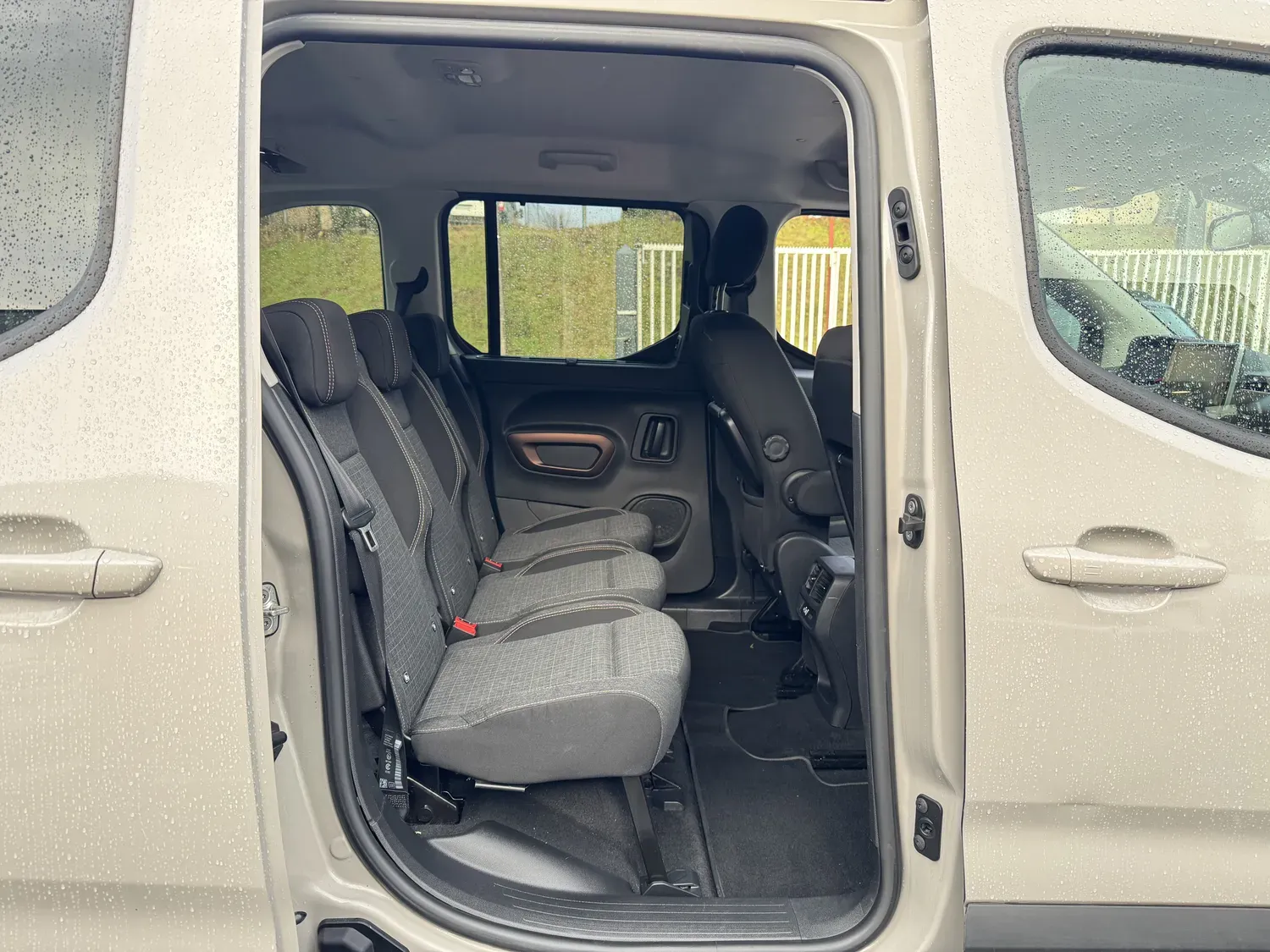 PEUGEOT RIFTER 1.2 130 GT EAT8