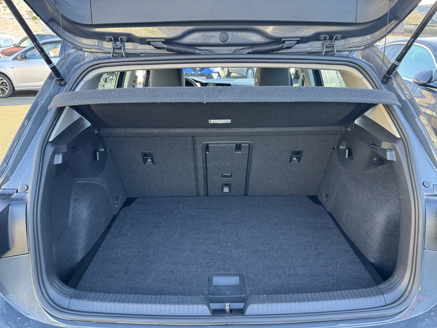 VOLKSWAGEN GOLF VIII 2.0 TDI SCR 115 LIFE BUSINESS DSG7