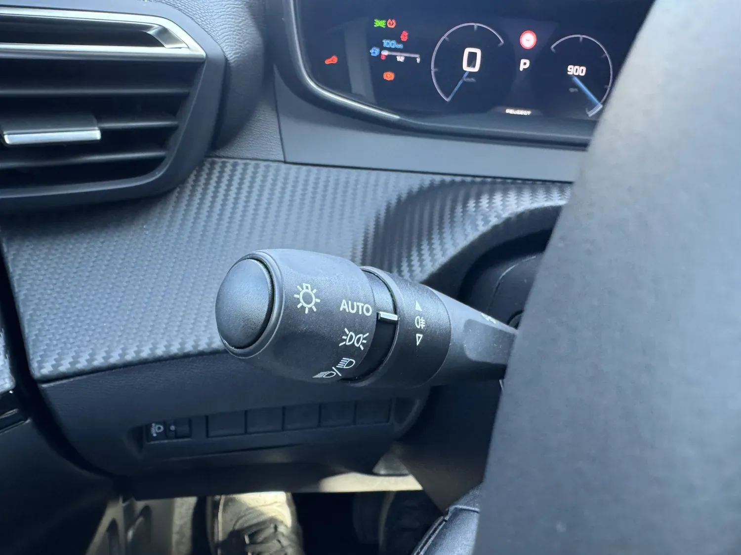 PEUGEOT 2008 1.2 130 ALLURE EAT8