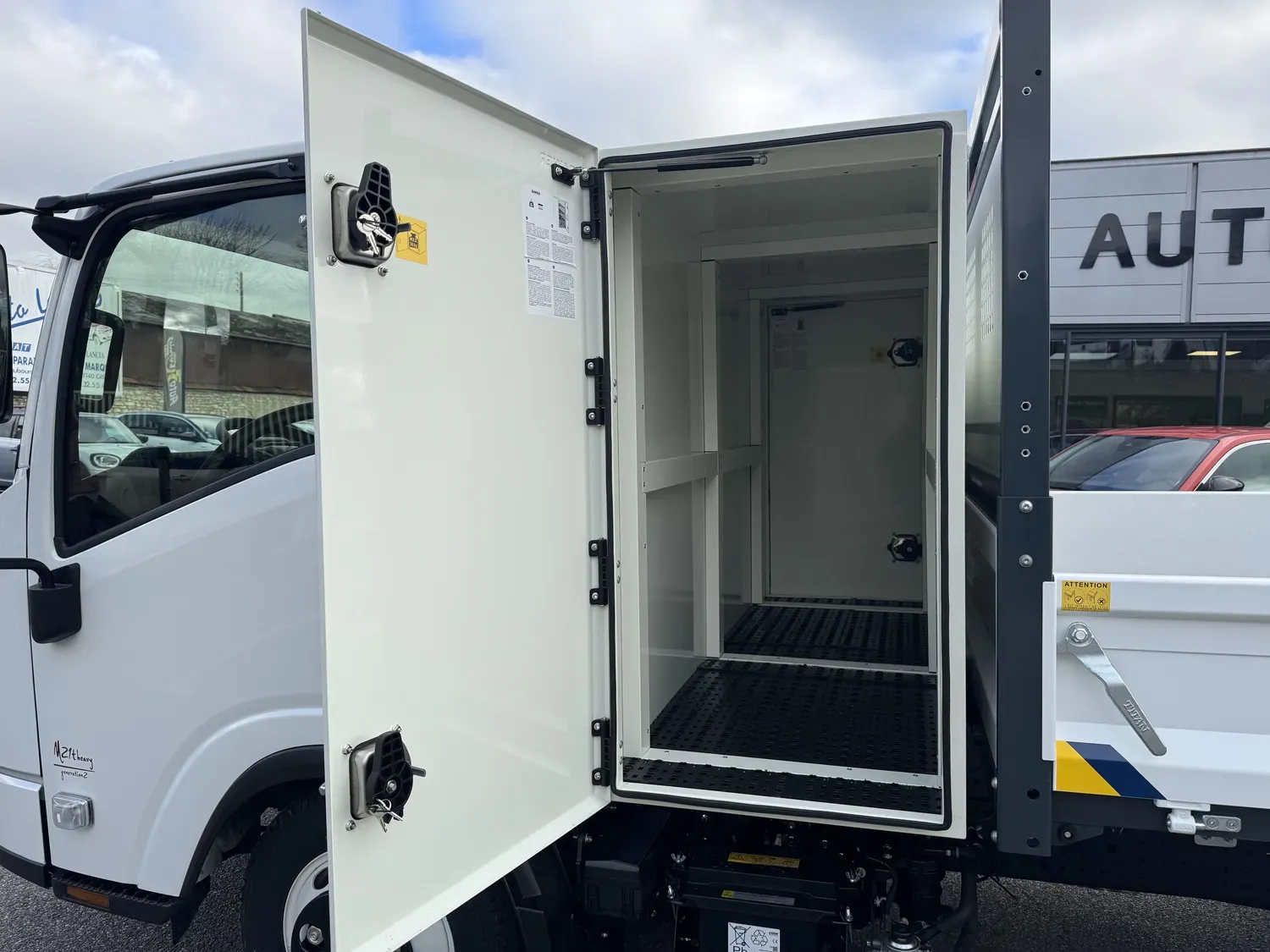 ISUZU M 21 1.9 D 120 3.5T HEAVY F BVA