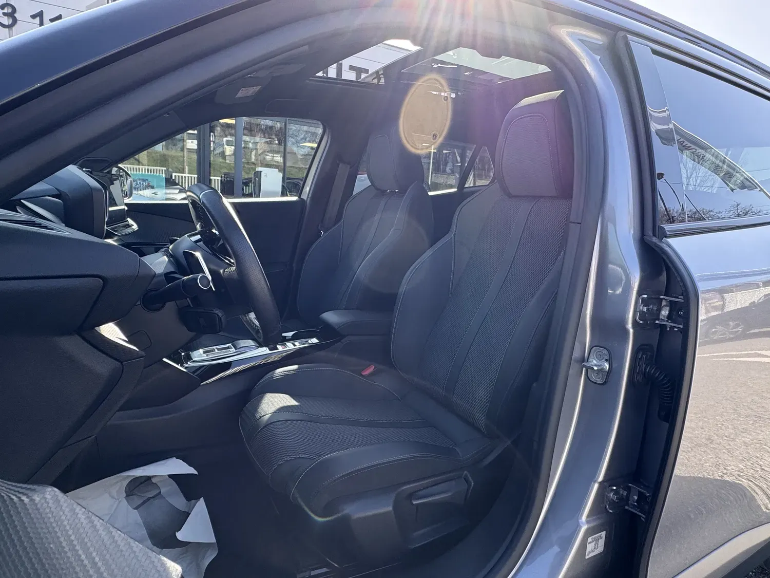 PEUGEOT 2008 II 1.2 HYBRID 136 GT E-DCS6