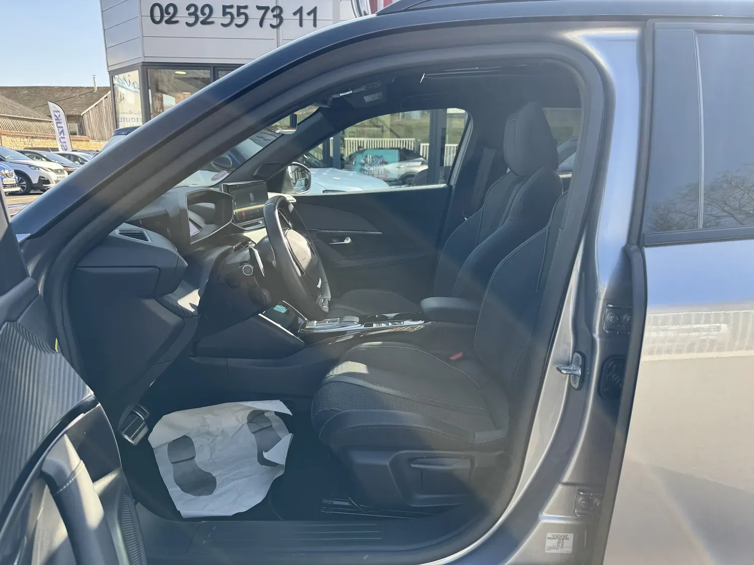 PEUGEOT 2008 II 1.2 HYBRID 136 GT E-DCS6