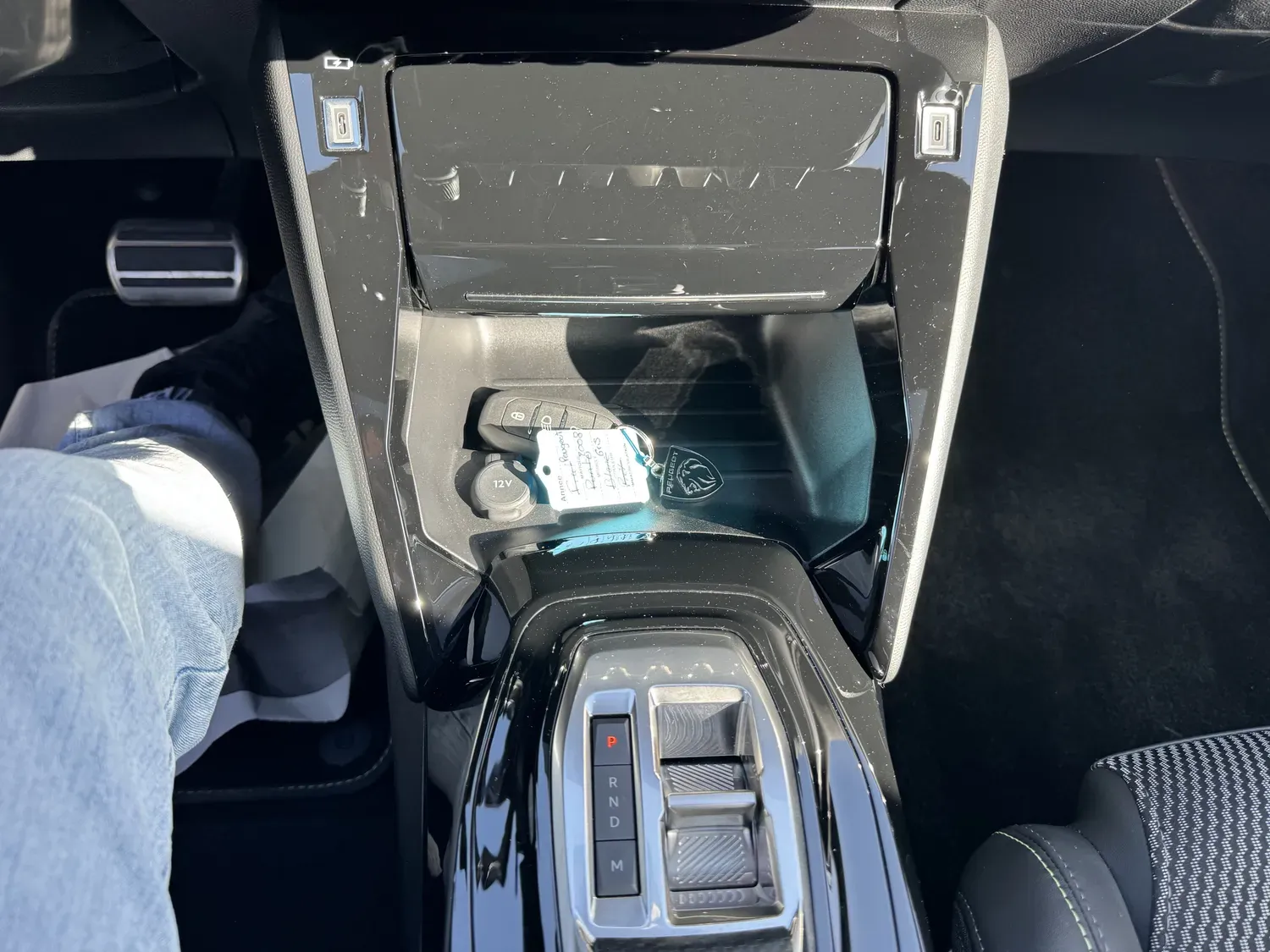 PEUGEOT 2008 II 1.2 HYBRID 136 GT E-DCS6