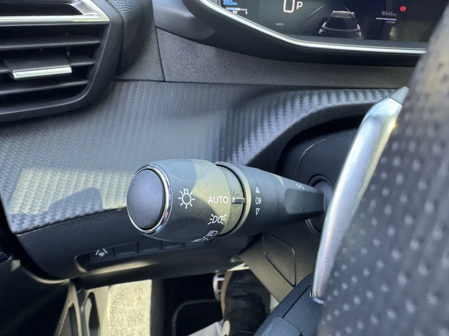 PEUGEOT 2008 II 1.2 HYBRID 136 GT E-DCS6