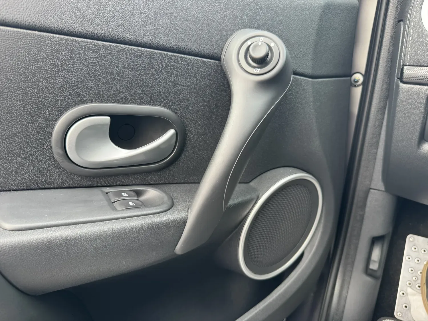 RENAULT CLIO III 2.0 16V 203 RS ANGE&DEMON