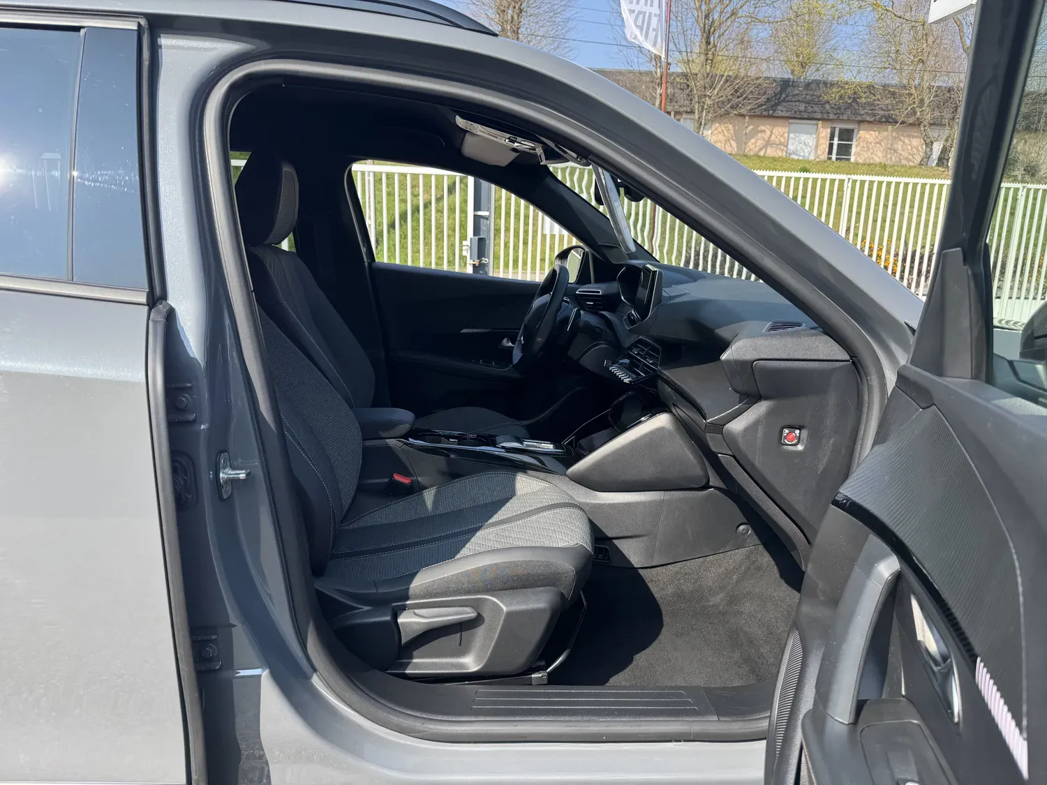 PEUGEOT 2008 1.2 HYBRID 145 ALLURE E-DCS
