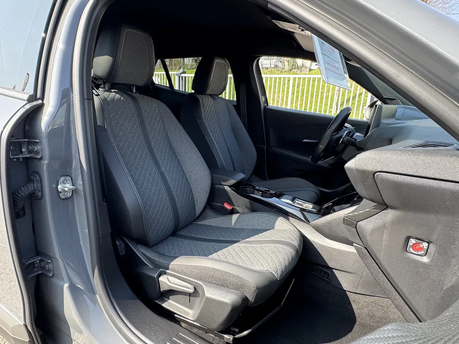 PEUGEOT 2008 1.2 HYBRID 145 ALLURE E-DCS