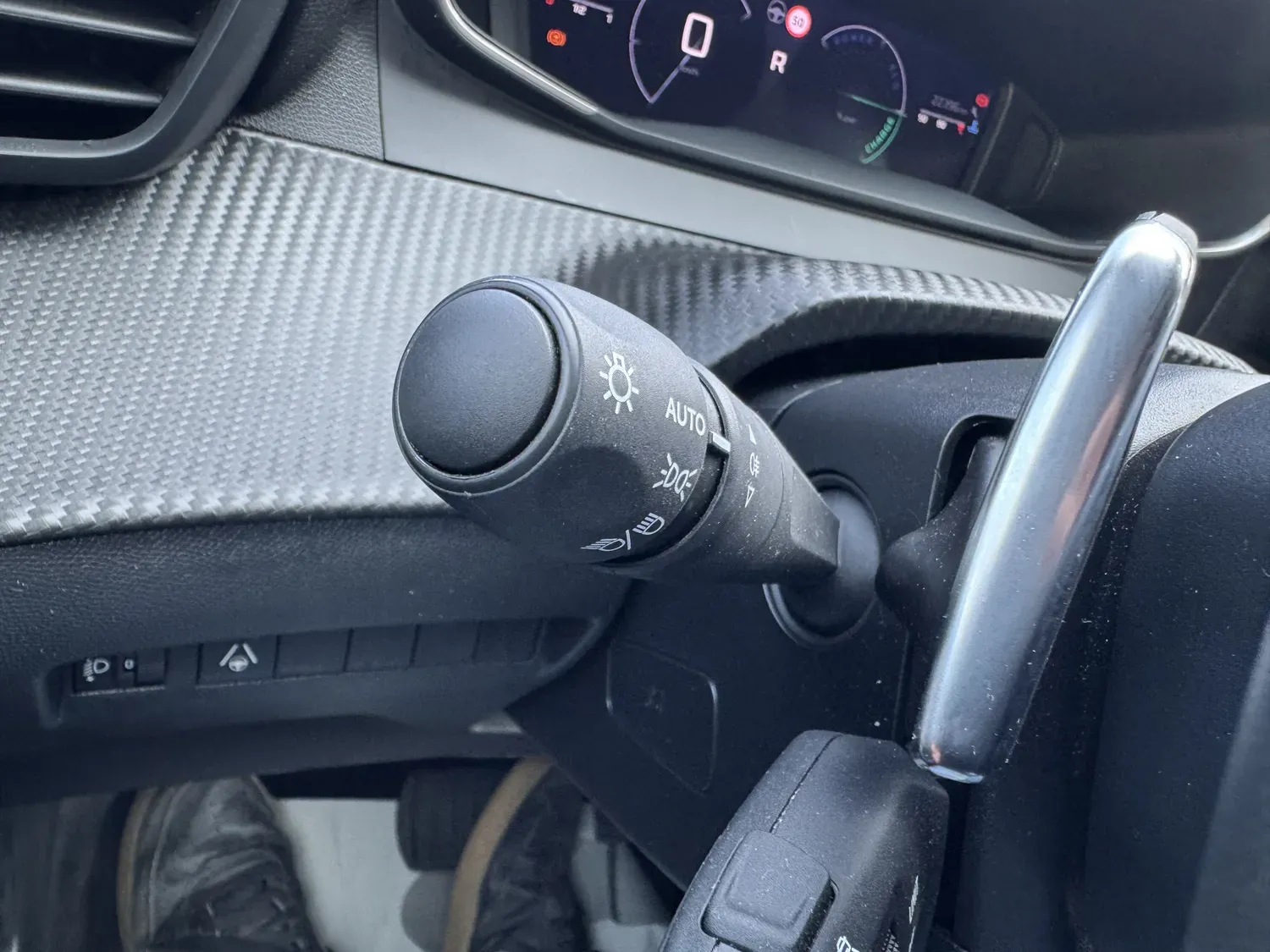 PEUGEOT 2008 1.2 HYBRID 145 ALLURE E-DCS
