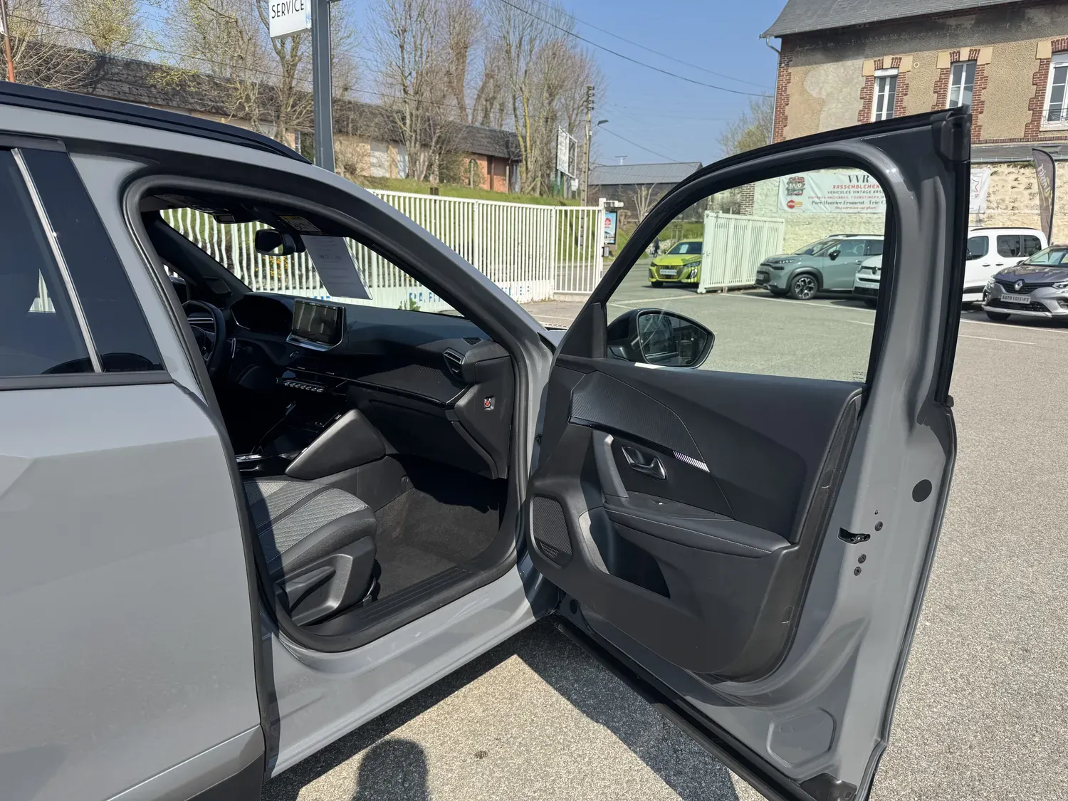 PEUGEOT 2008 1.2 HYBRID 145 ALLURE E-DCS