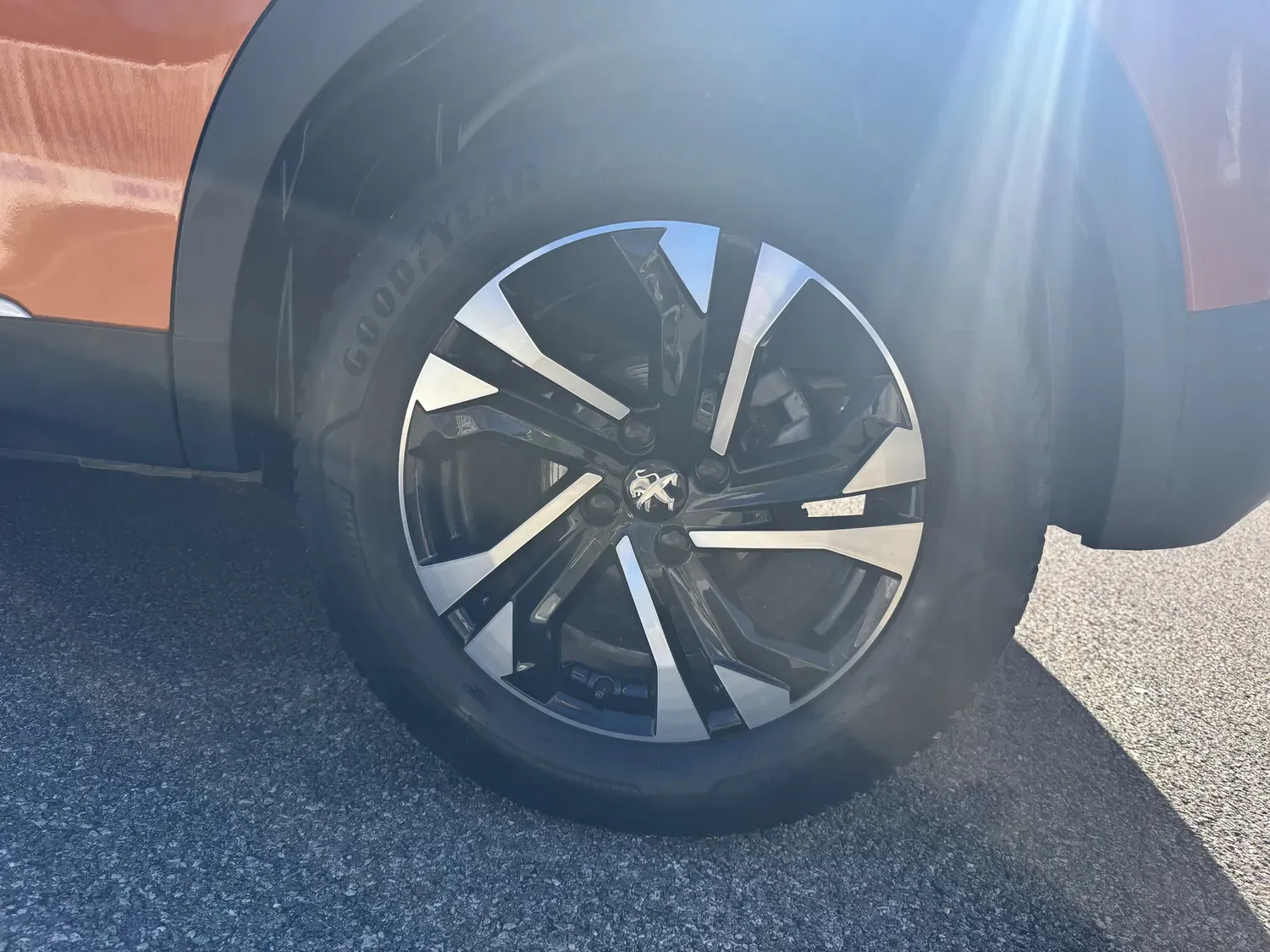 PEUGEOT 2008 1.2 100 ALLURE