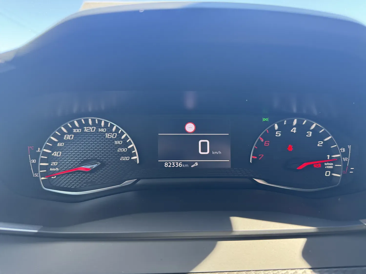 PEUGEOT 2008 1.2 100 ALLURE