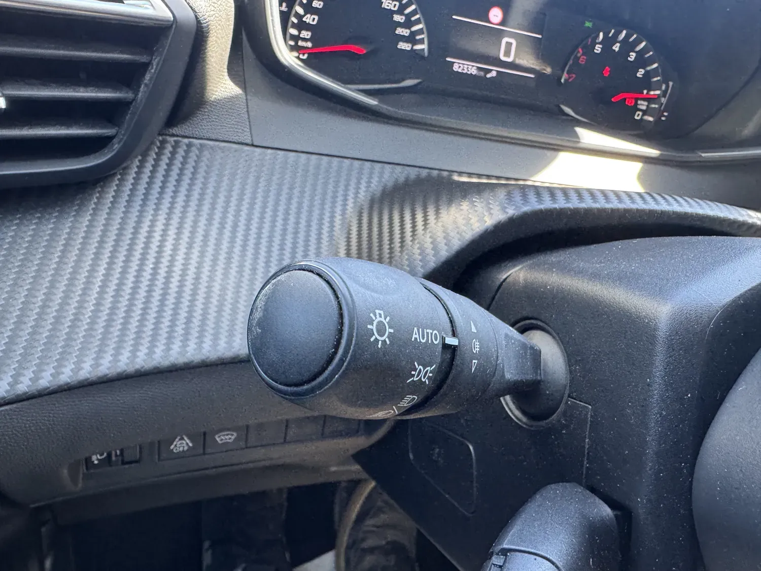 PEUGEOT 2008 1.2 100 ALLURE