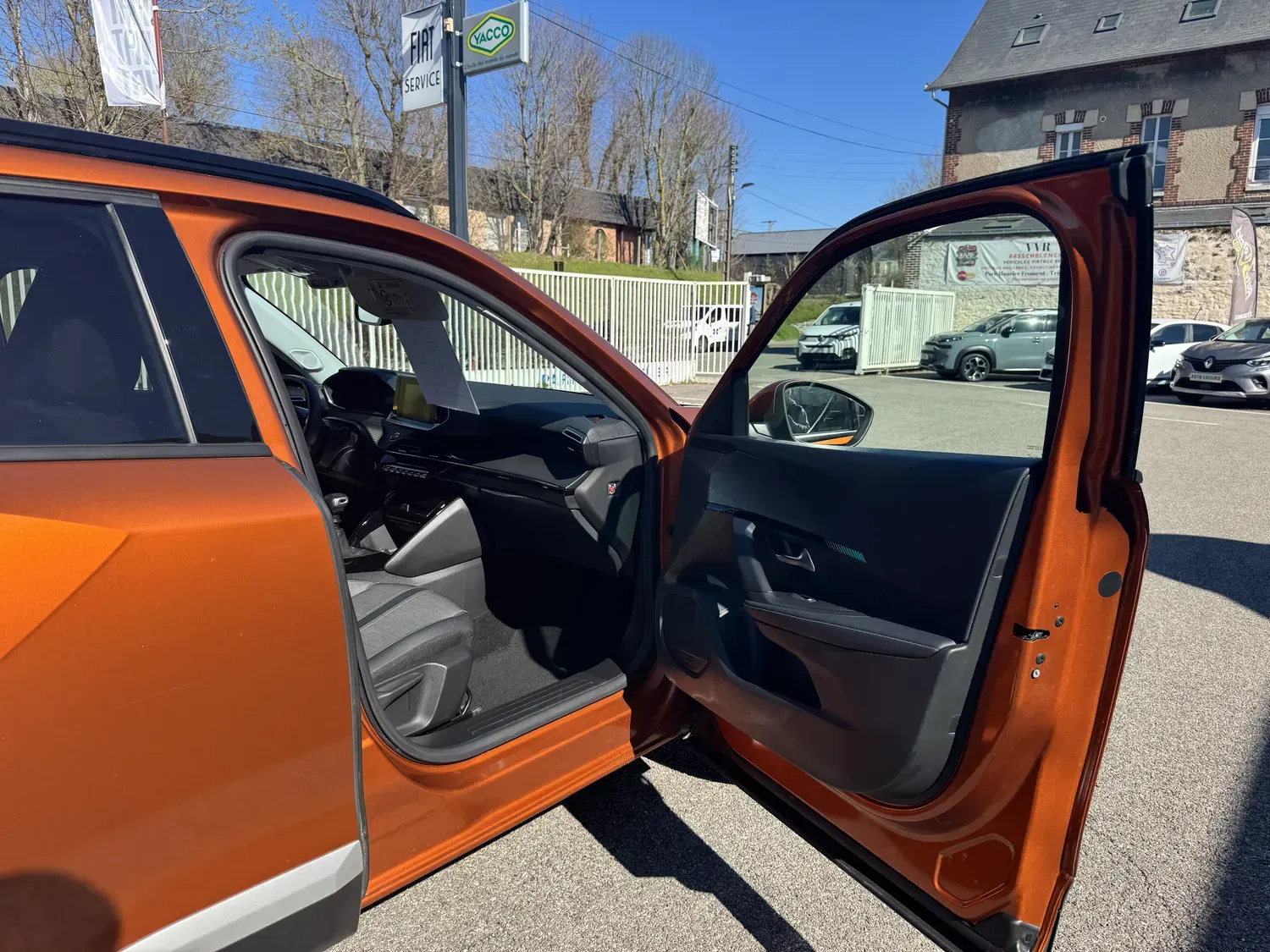 PEUGEOT 2008 1.2 100 ALLURE