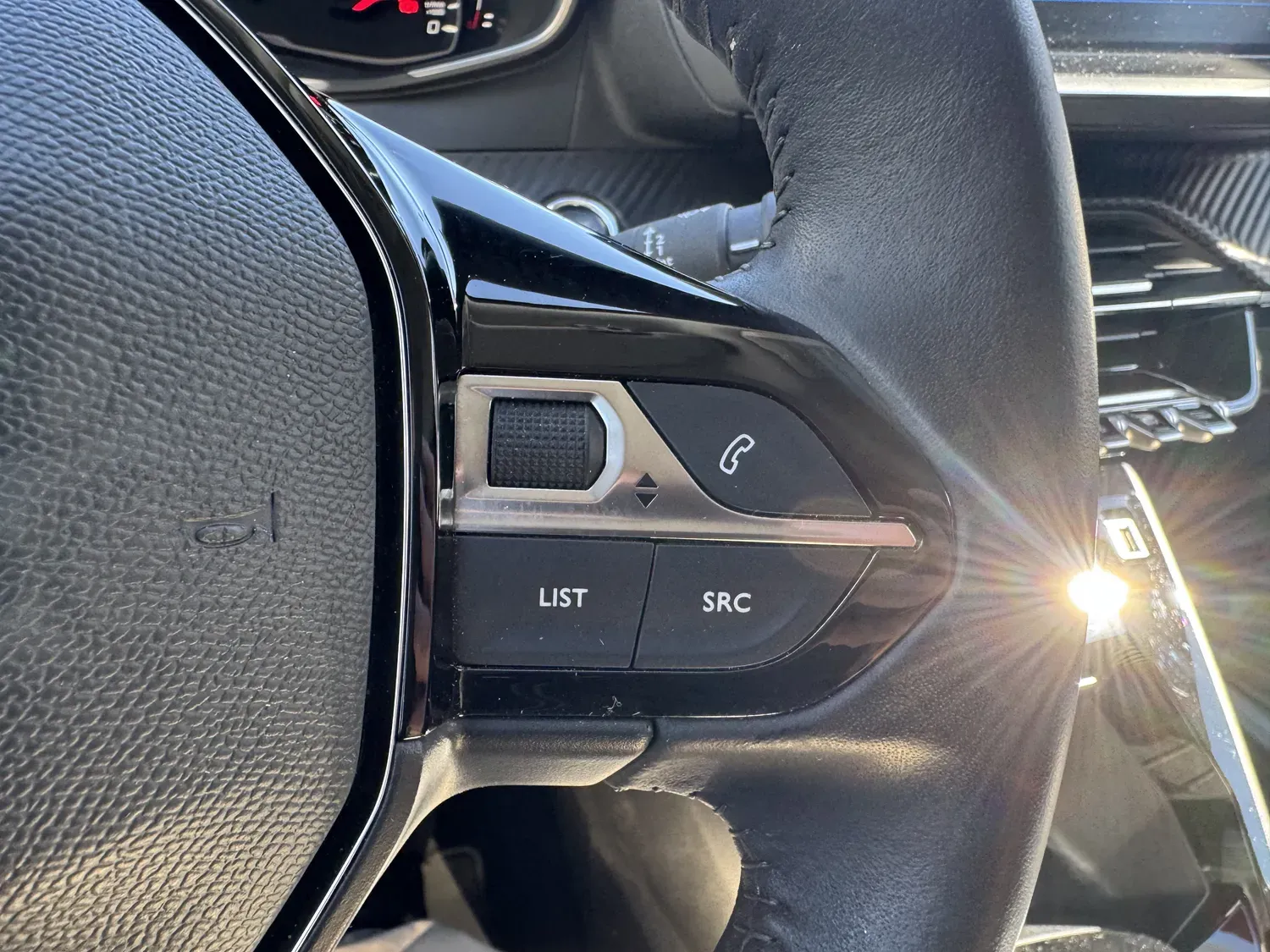 PEUGEOT 2008 1.2 100 ALLURE