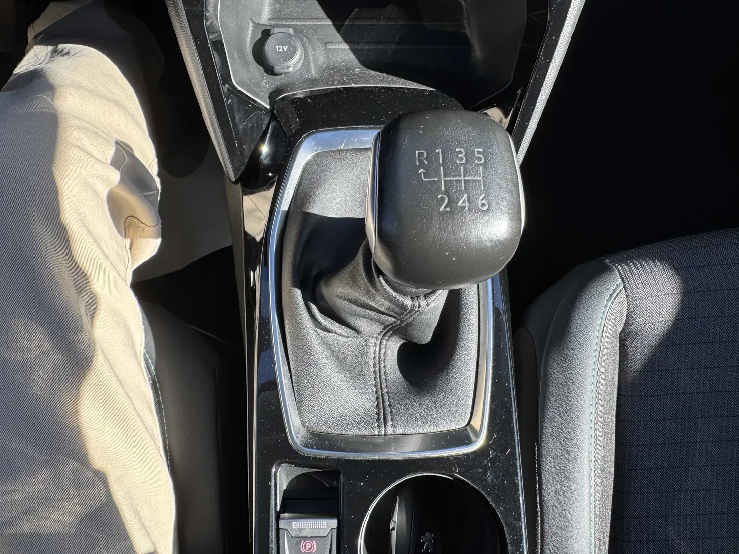 PEUGEOT 2008 1.2 100 ALLURE