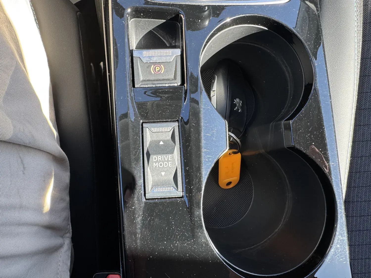 PEUGEOT 2008 1.2 100 ALLURE