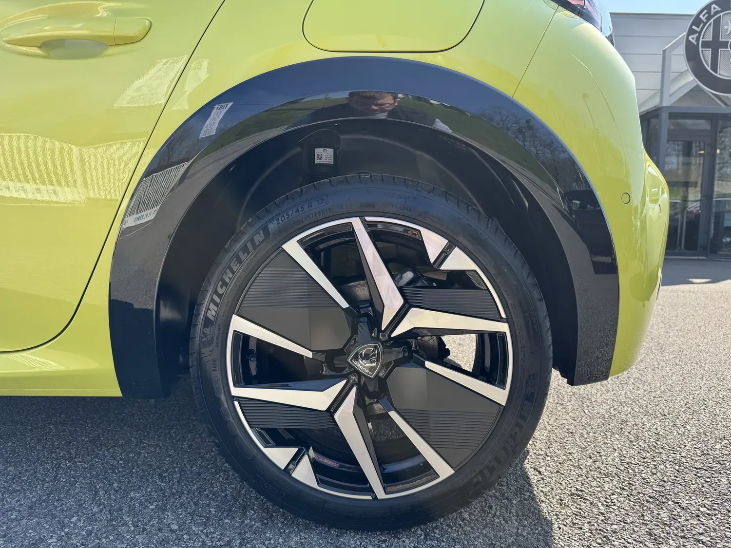 PEUGEOT 208 1.2 HYBRID 145 ALLURE E-DCS