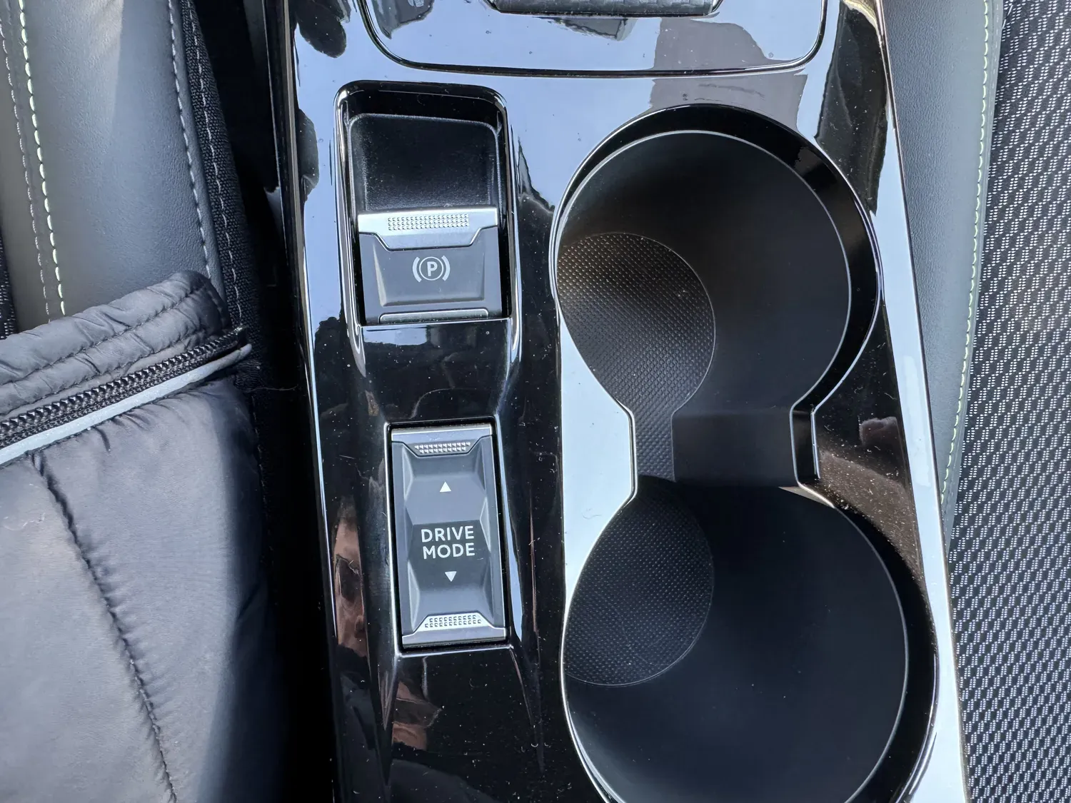 PEUGEOT 208 1.2 HYBRID 145 ALLURE E-DCS