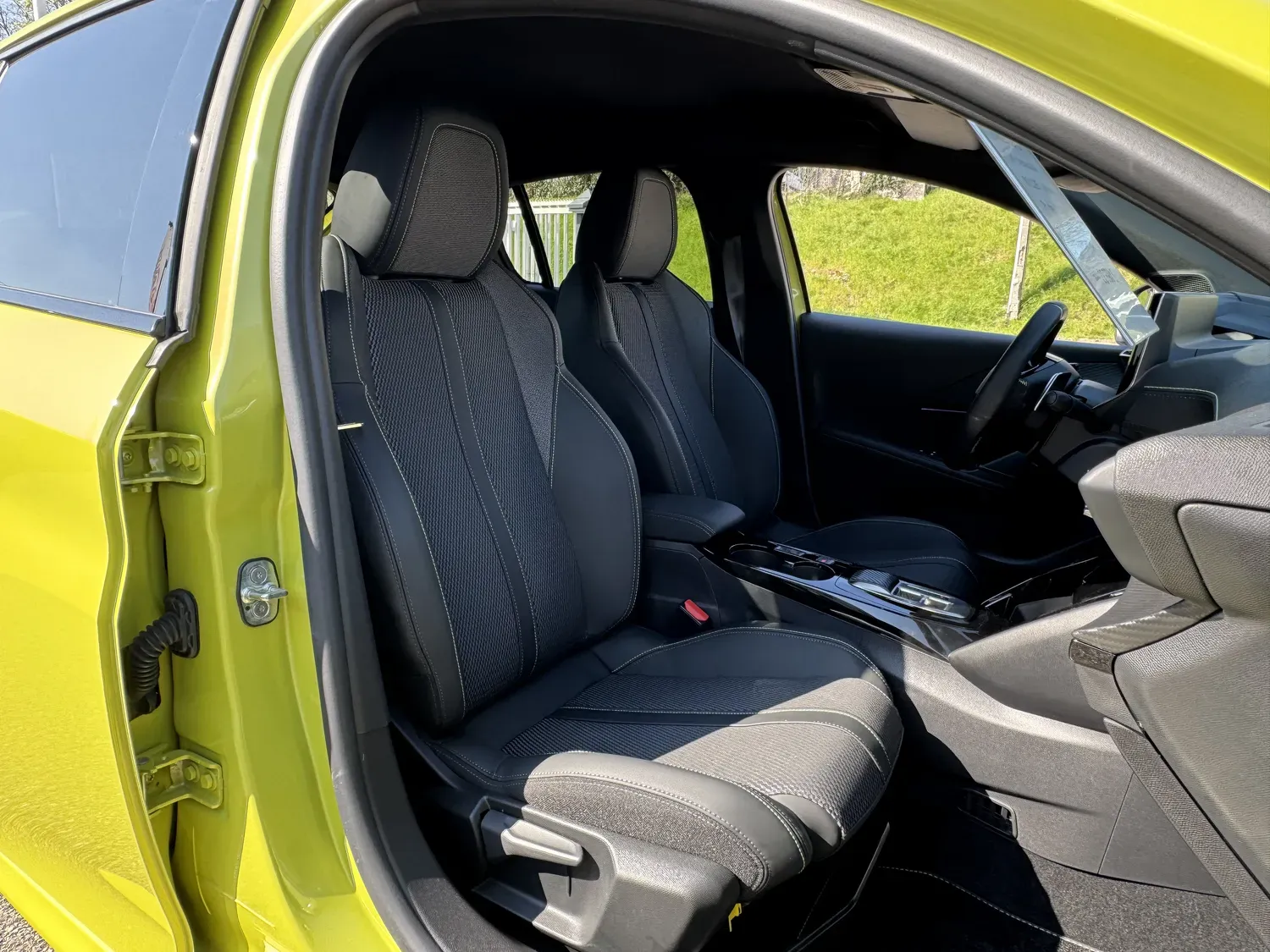 PEUGEOT 208 1.2 HYBRID 145 ALLURE E-DCS