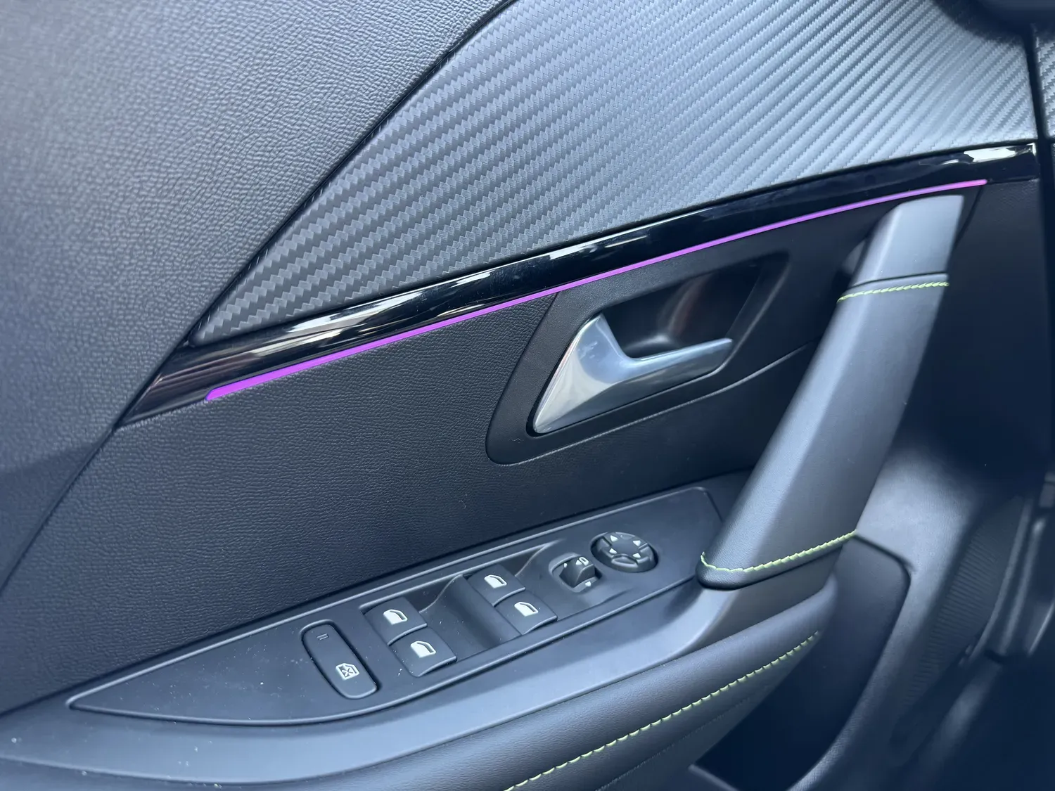 PEUGEOT 208 1.2 HYBRID 145 ALLURE E-DCS