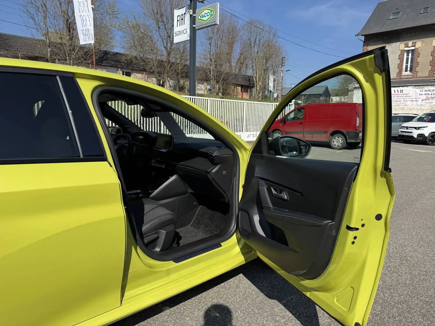 PEUGEOT 208 1.2 HYBRID 145 ALLURE E-DCS