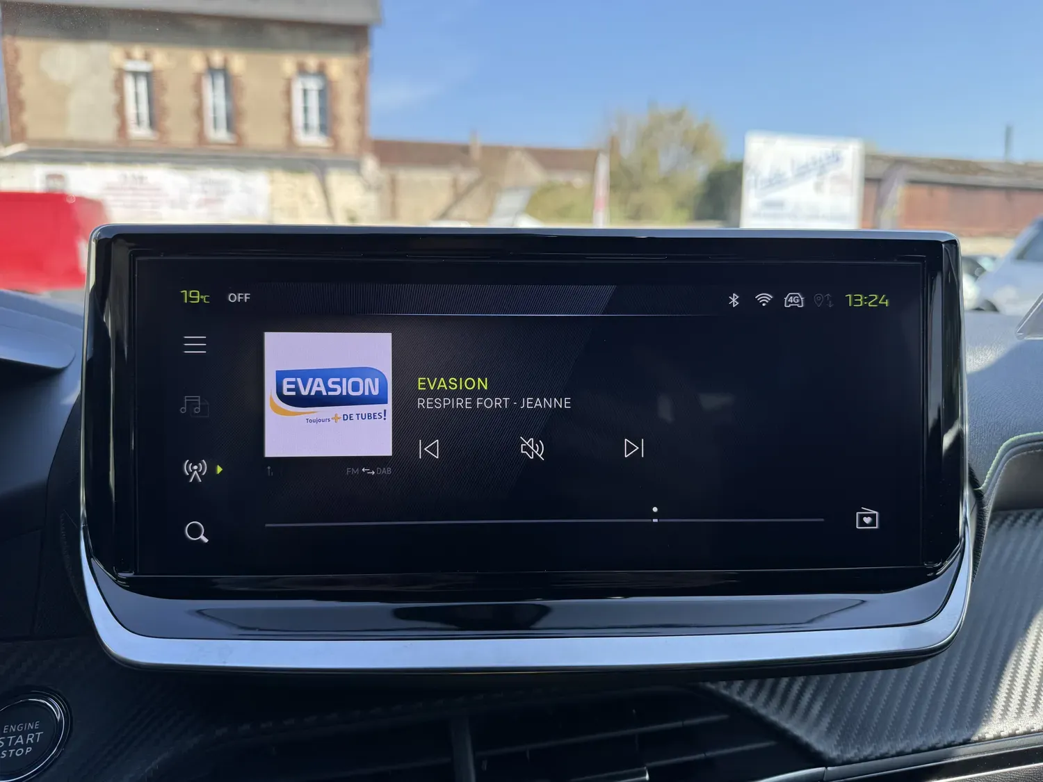 PEUGEOT 208 1.2 HYBRID 145 ALLURE E-DCS