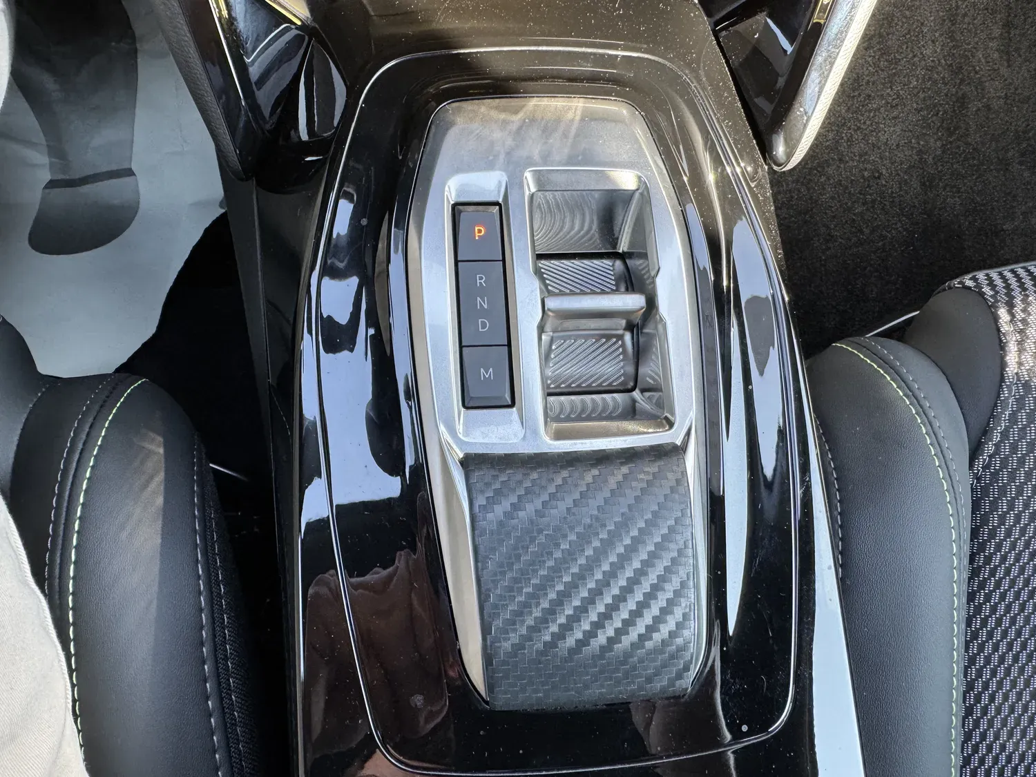 PEUGEOT 208 1.2 HYBRID 145 ALLURE E-DCS