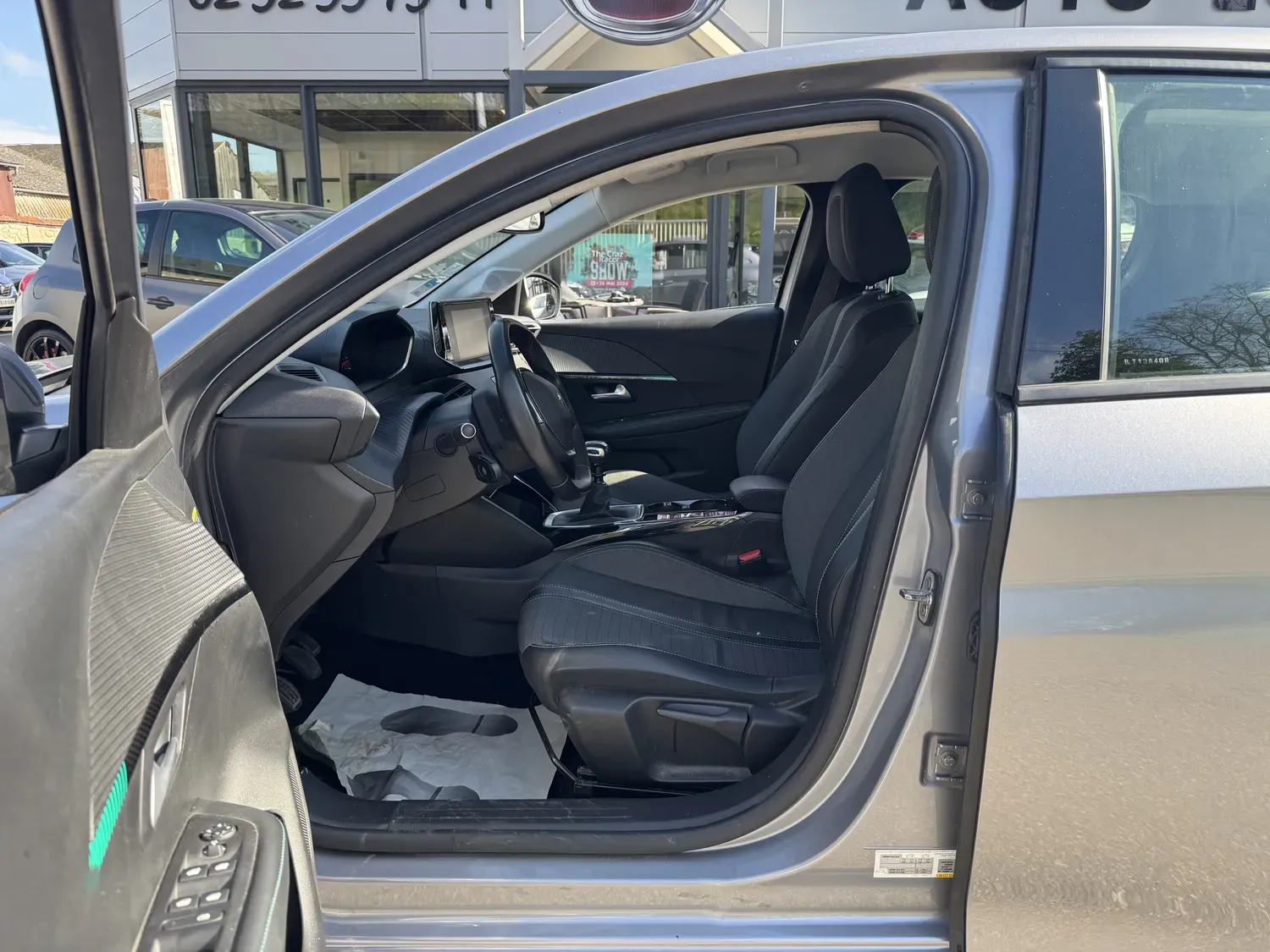 PEUGEOT 208 1.2 100 ALLURE