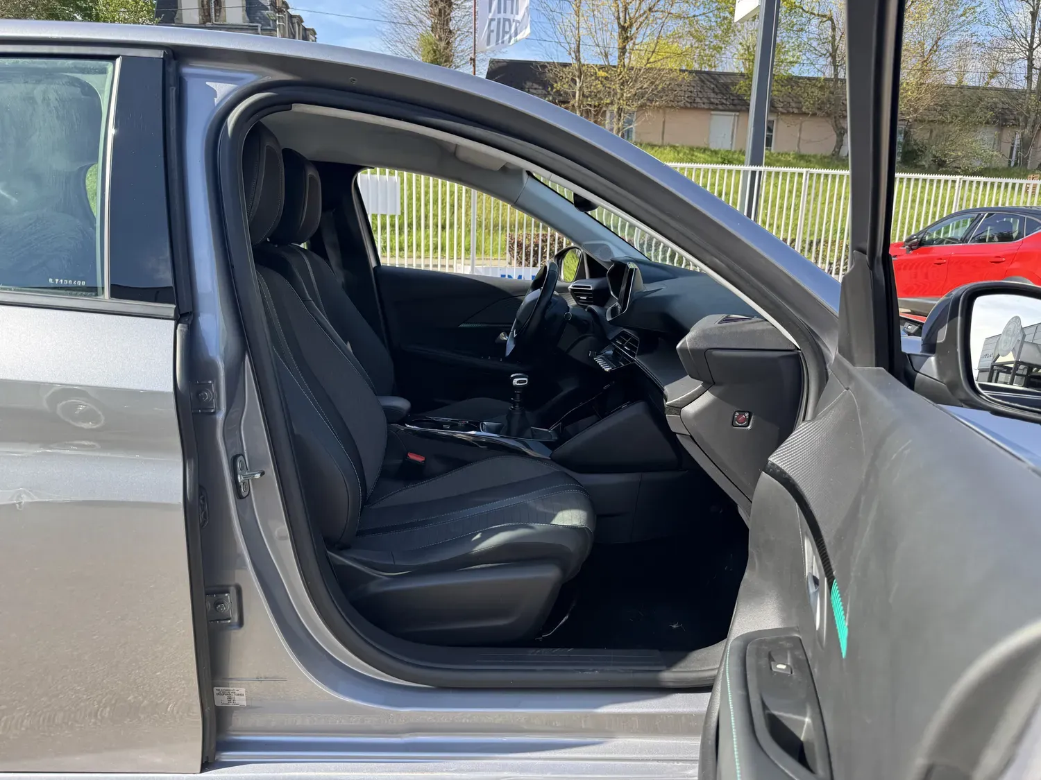 PEUGEOT 208 1.2 100 ALLURE