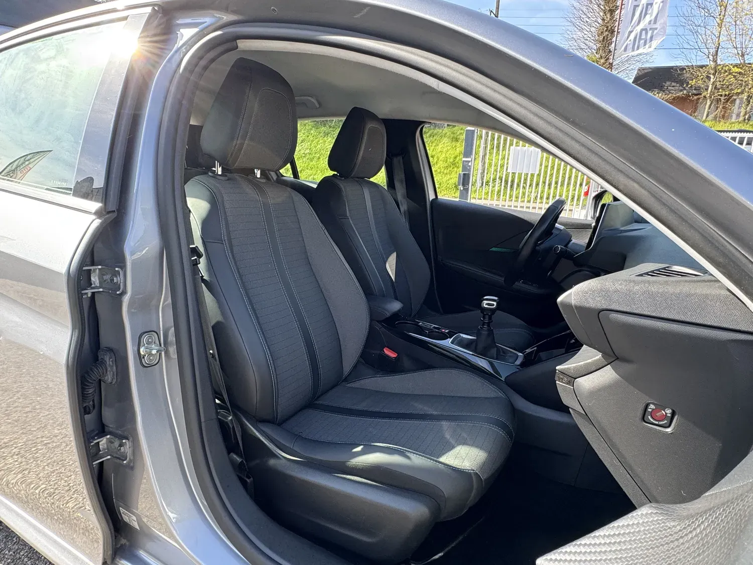 PEUGEOT 208 1.2 100 ALLURE