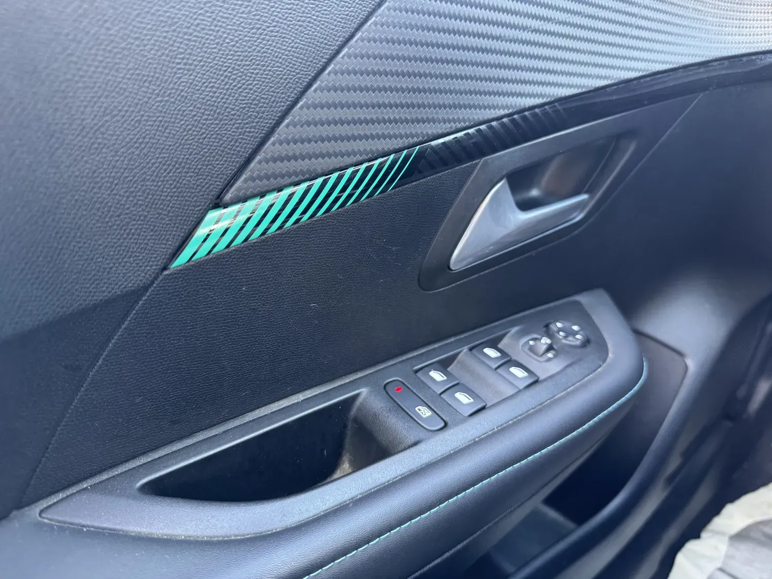 PEUGEOT 208 1.2 100 ALLURE