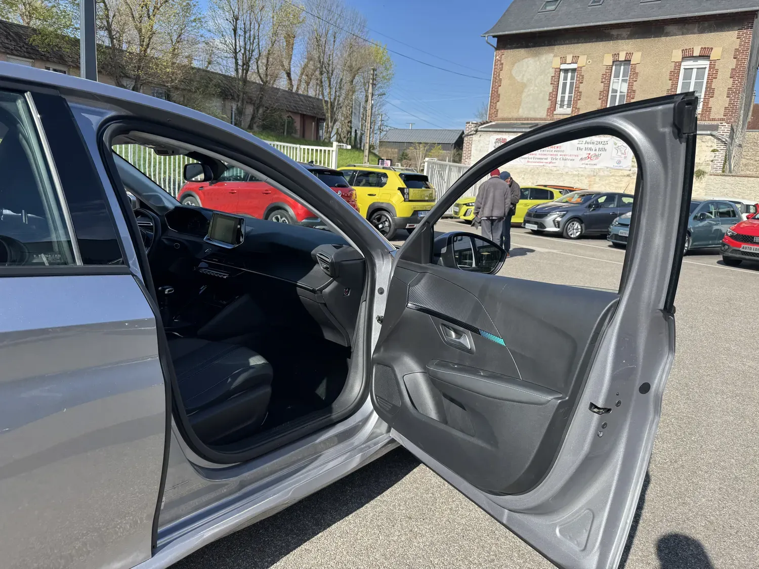 PEUGEOT 208 1.2 100 ALLURE