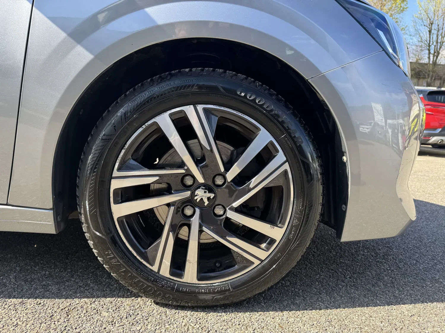 PEUGEOT 208 1.2 100 ALLURE