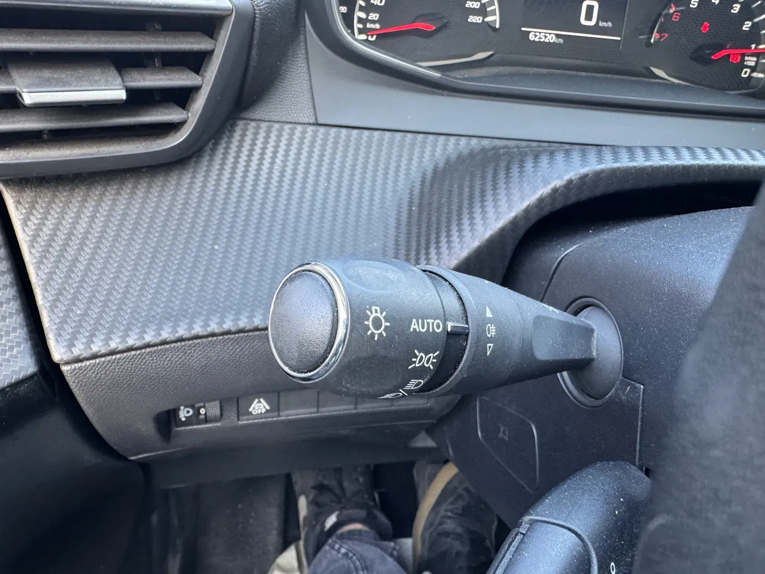 PEUGEOT 208 1.2 100 ALLURE