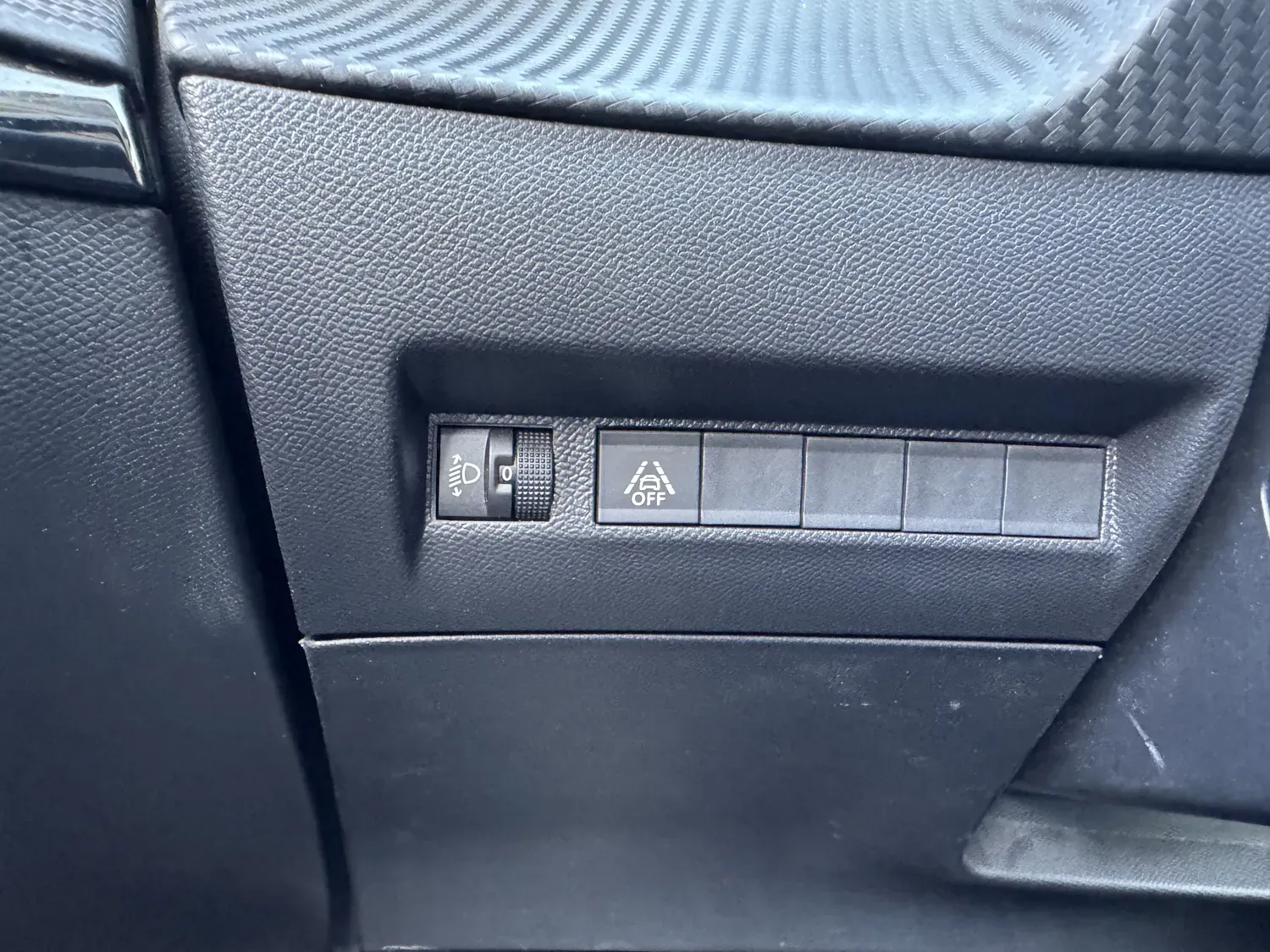 PEUGEOT 208 1.2 100 ALLURE