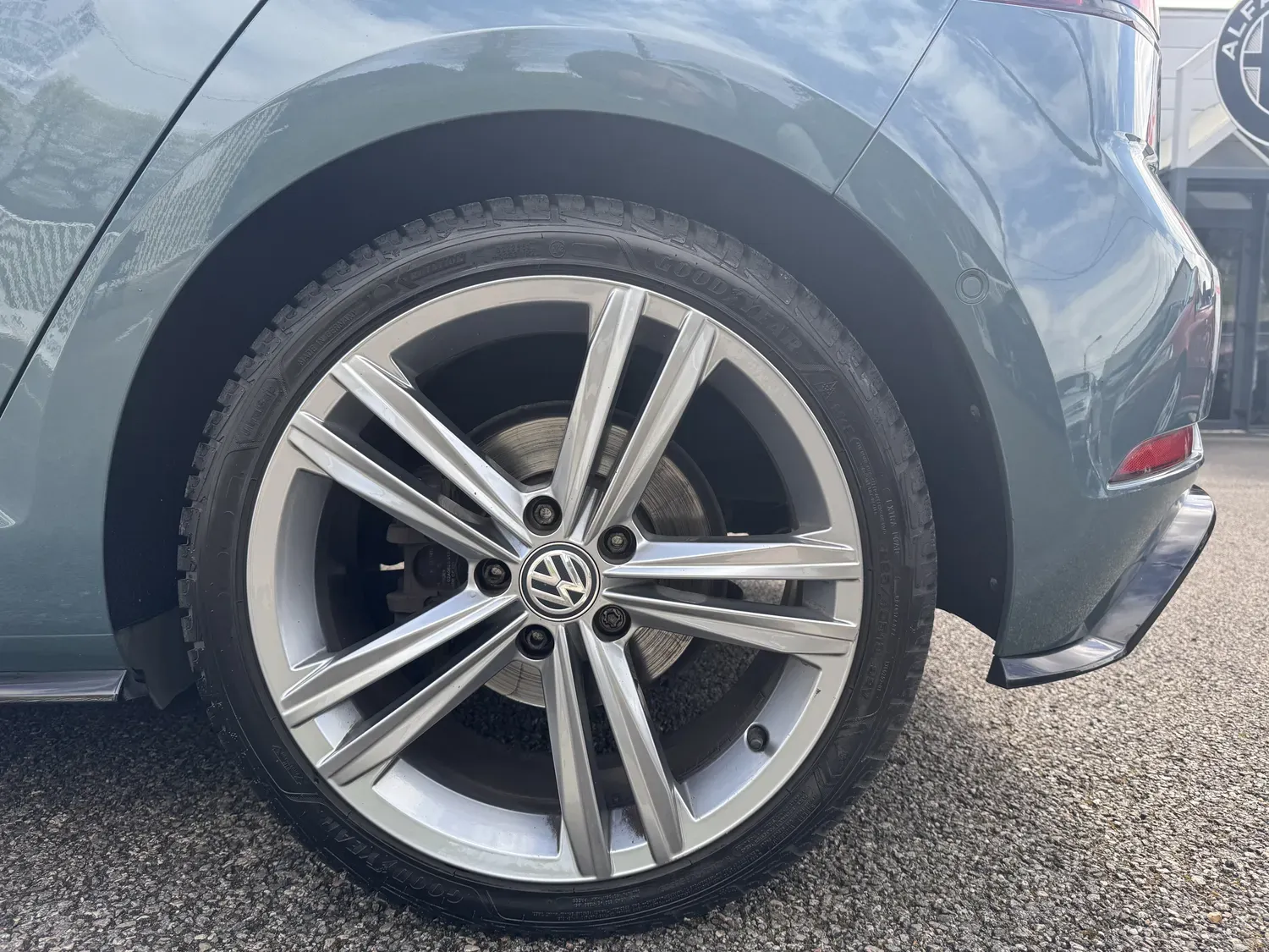 VOLKSWAGEN GOLF VIII 1.5 ETSI 150 R-LINE DSG7